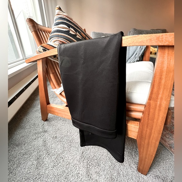 Lipsy scuba pencil skirt in black. US 8/ UK 12. Runs a little larger. - Picture 6 of 6